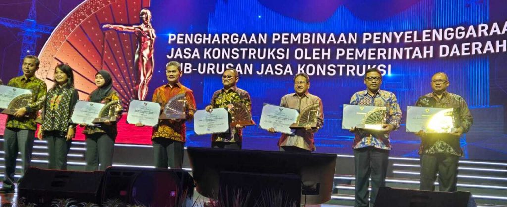 Penghargaan Pembinaan Penyelenggaraan Jasa Konstruksi Oleh Pemerintah Daerah